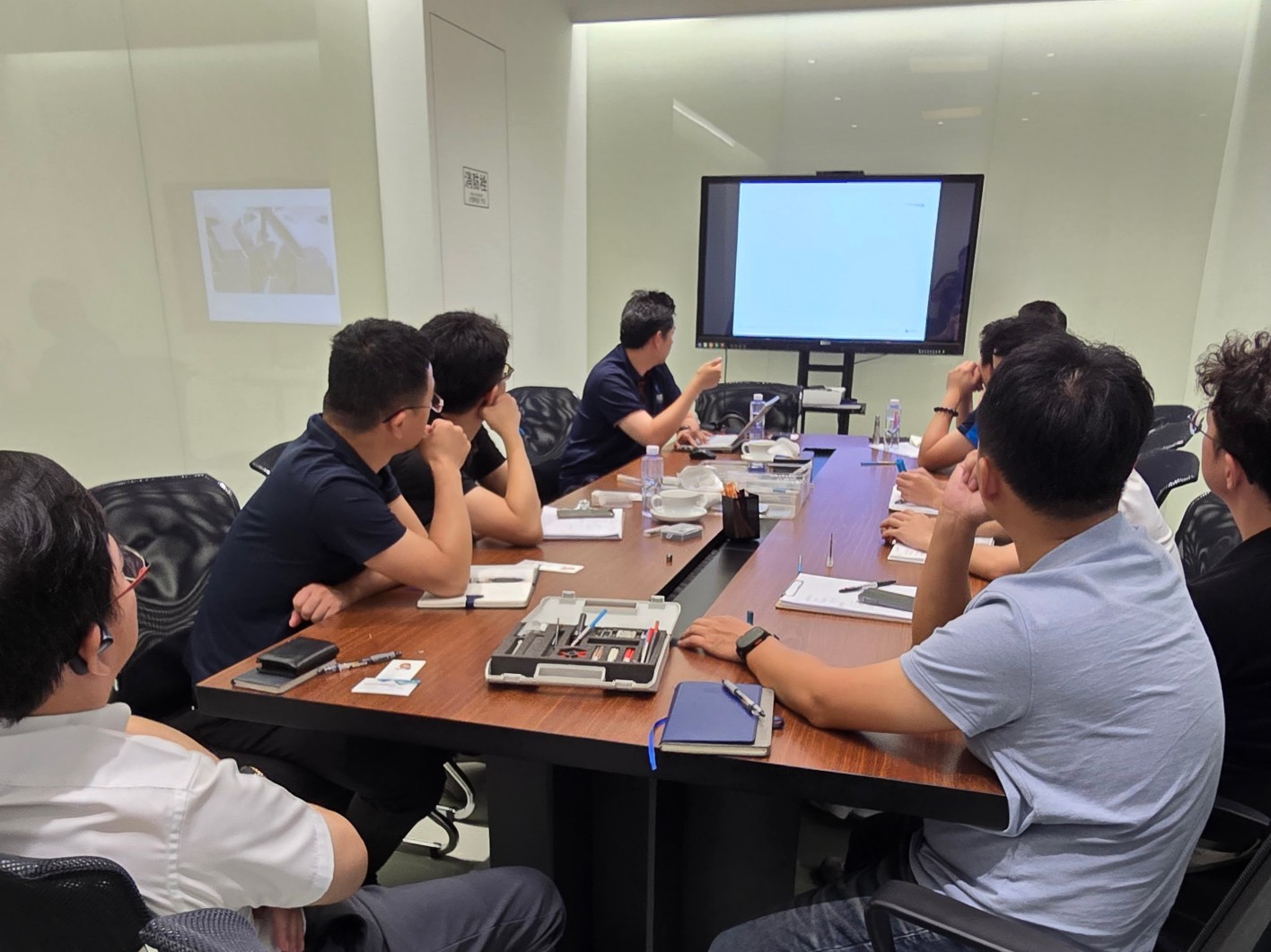 出張先の中国でユーザー企業向けに勉強会を実施